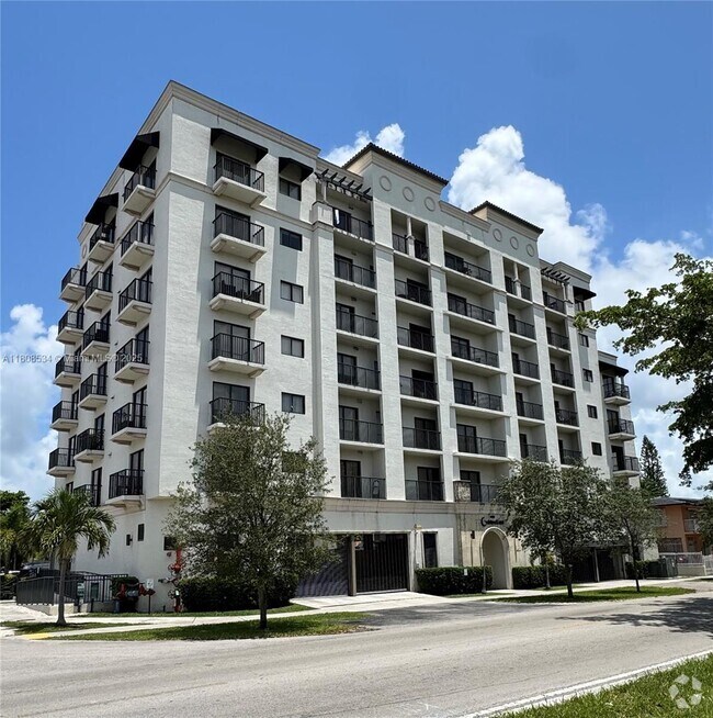 Building Photo - 1801 SW 32nd Ave Unit 206 Rental