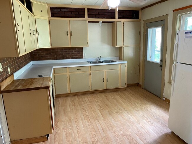 Building Photo - 614 Humboldt Ave Unit 614 Humboldt Rental