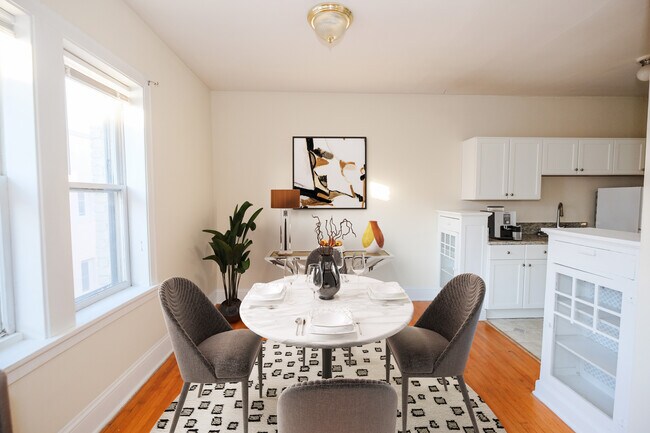 James Apartments | 2886