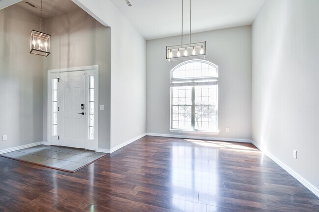 Photo - 1206 W Willowbend Dr