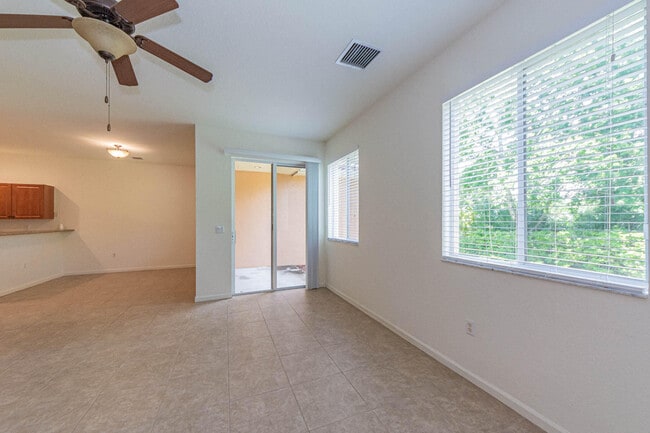 Photo - 2563 Stockbridge Square SW