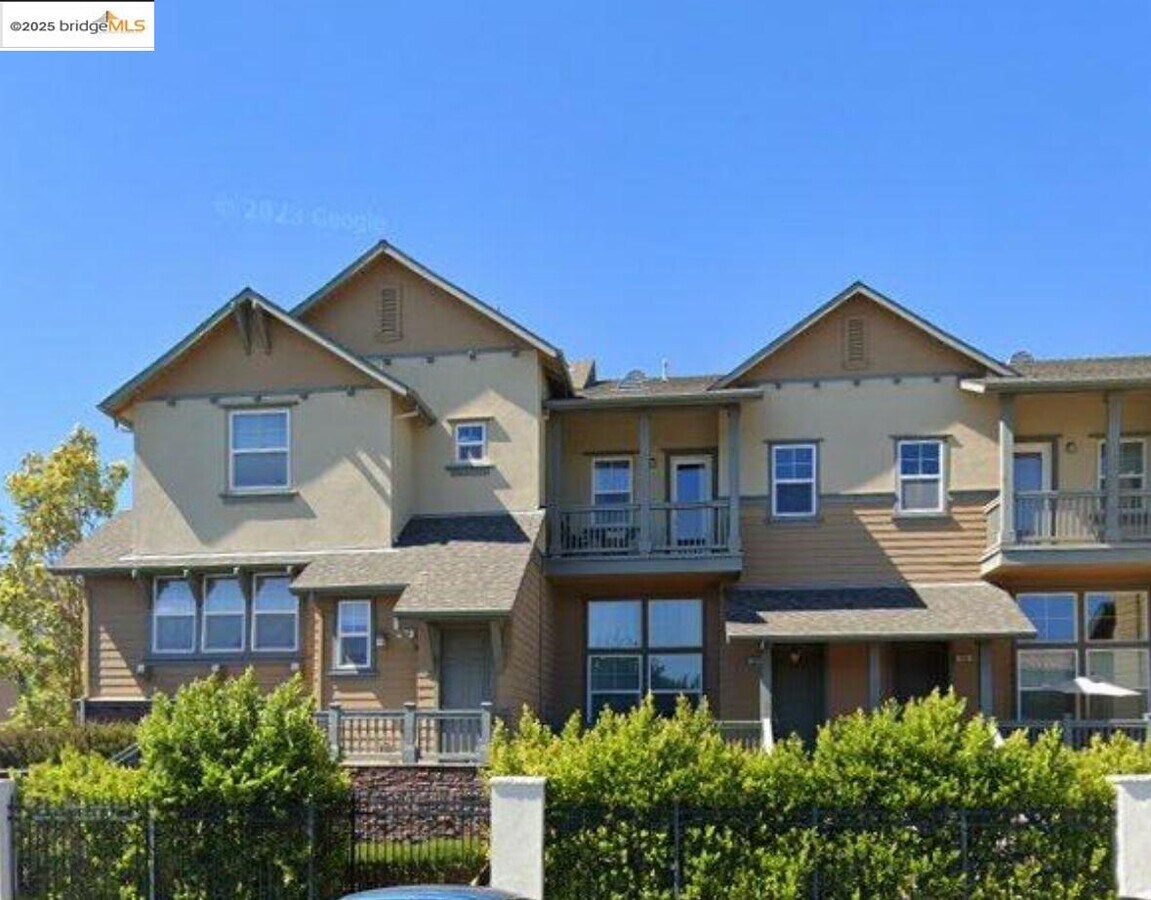 Photo - 106 Portola Pl Townhome