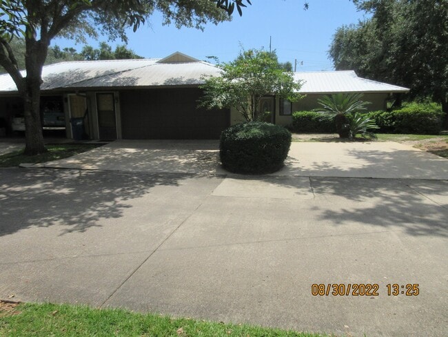 Photo - 320 W Fort Morgan Rd