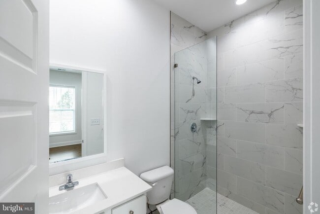 Photo - 68 LOCKWOOD Dr