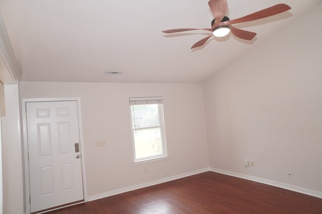 Photo - 1133 Oakcrest Dr
