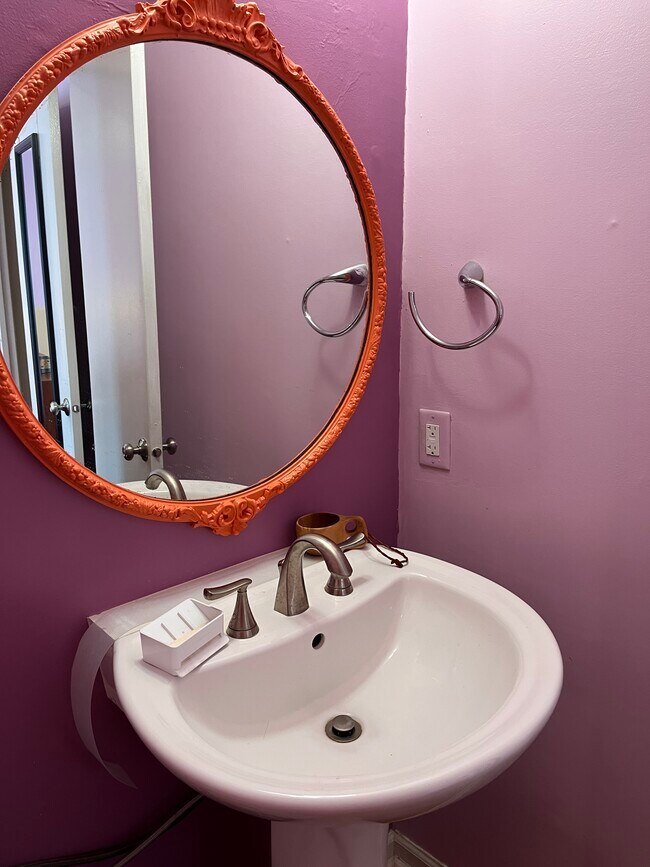 Photo - 101 Barbary Ct