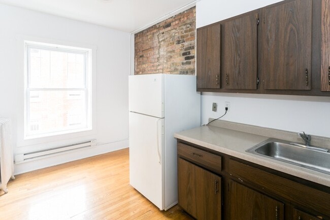 Photo - 938 W Cornelia Ave Unit A3