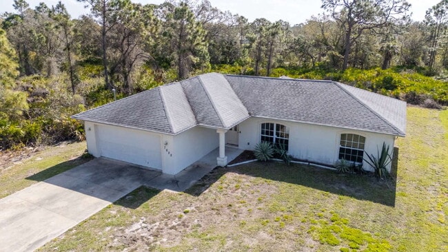 Photo - "Charming 3-Bed Oasis with 2 Baths - 1420 ...