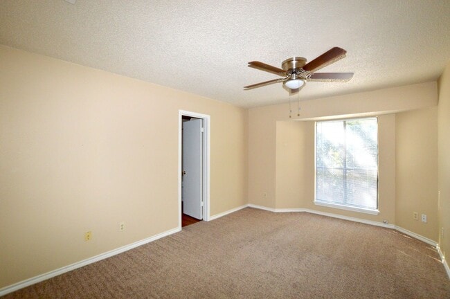 Photo - 2607 Alcott Ln Unidad A