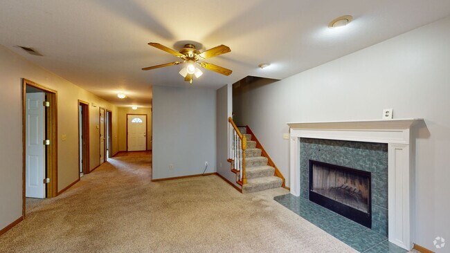 Building Photo - 4 bedroom close to college, hospital and I-29 Unit 4609 Hunters Glenn B Rental