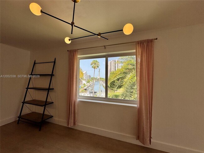 Photo - 1631 NE 114th St Unit 307