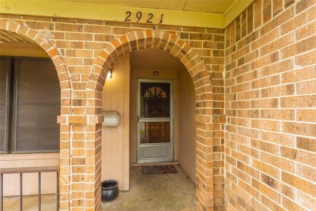 Photo - 2921 Chicago St