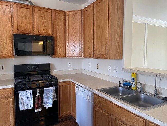 Photo - 1265 Corbett Pl