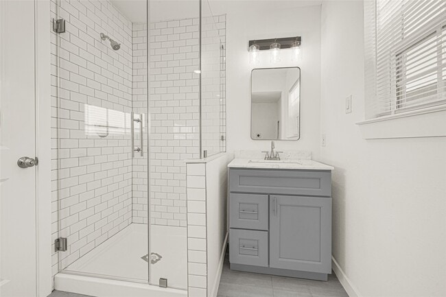 Photo - 6620 Lawndale St Unit 4