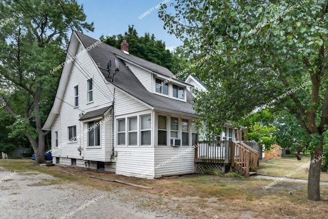 Building Photo - 2322 Fordham St Unit A