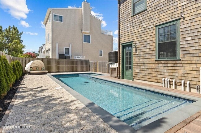 Photo - 1043 Barnegat Ln