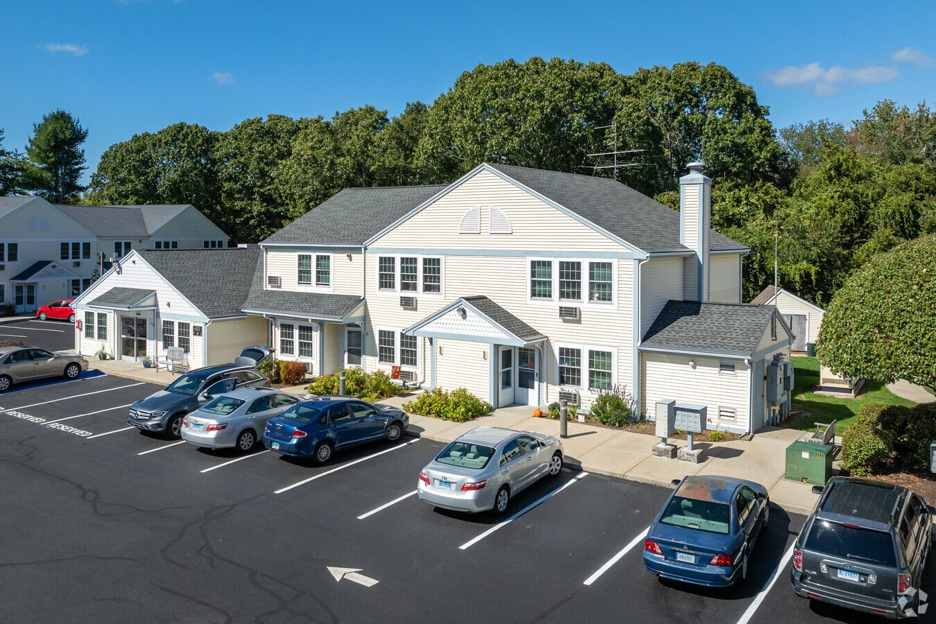 Primary - Stonington Arms