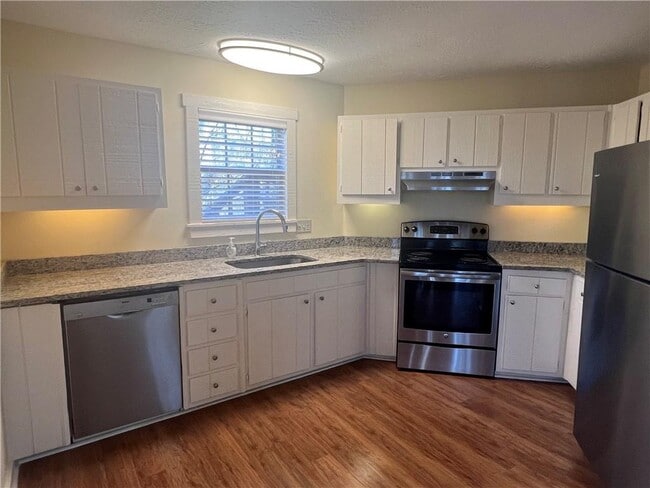 Photo - 3208 Lake Rd Cir