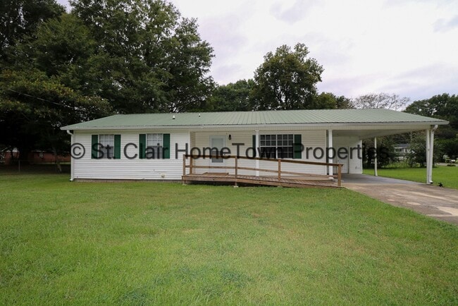 Photo - One level Home Close to Town