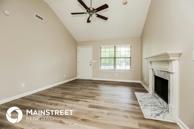 Photo - 214 Riverwood Dr