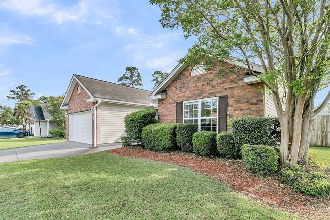 Photo - 1004 Cobblestone Blvd