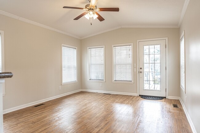 Photo - 435 W Baltimore Ave