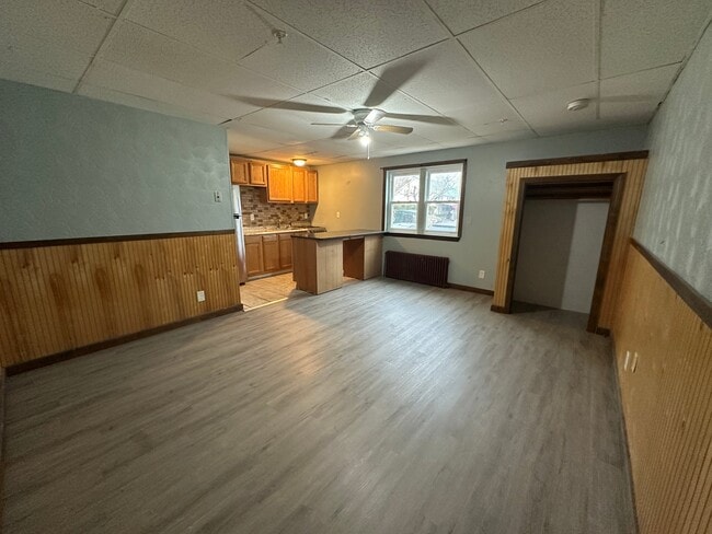 Building Photo - 287 Main St