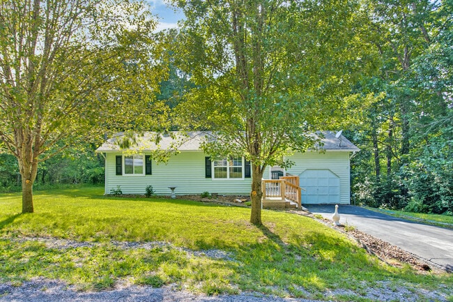 Photo - 169 Lakeshire Dr