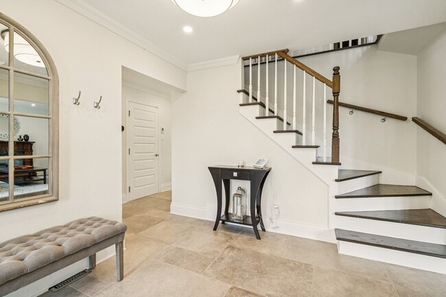 Photo - 244 Av. Bolton