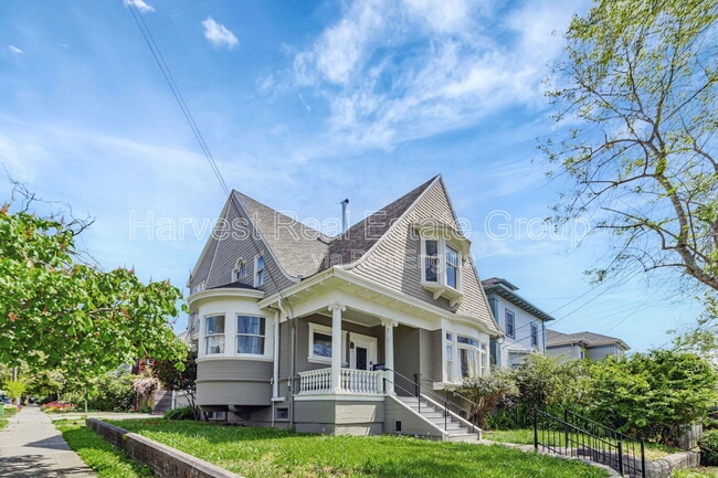 Photo - 1729 Milvia St