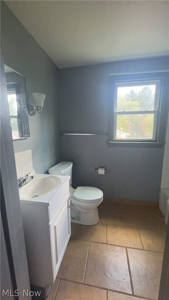 56 Willow Dr Unit 2
