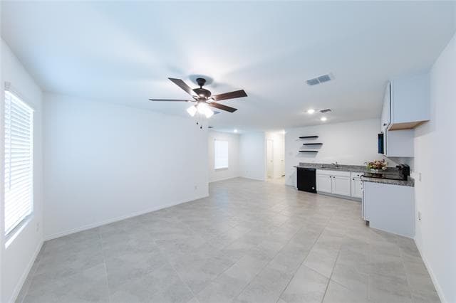 Photo - 230 Sunflower St