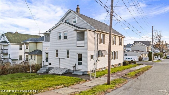 Photo - 1446 Thackery St