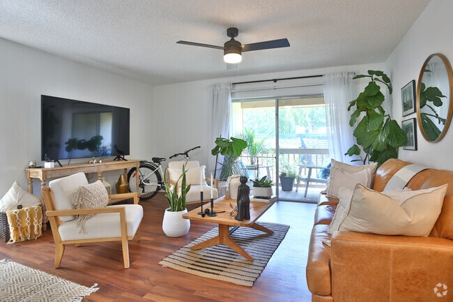 Photo - The Fairway Club Apartments