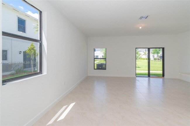 Photo - 1166 SW 6th Ave