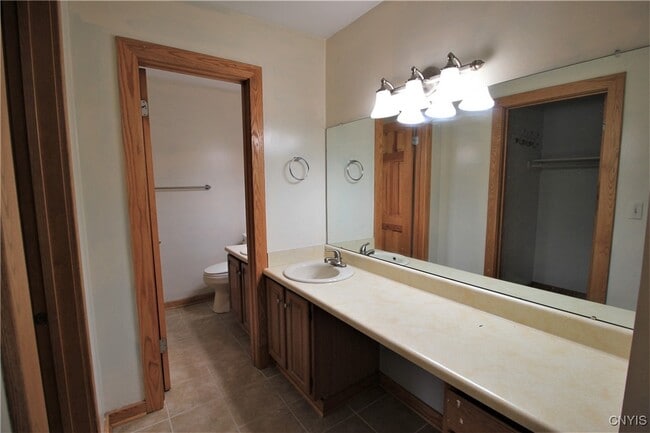 Building Photo - 222 Shuart Ave