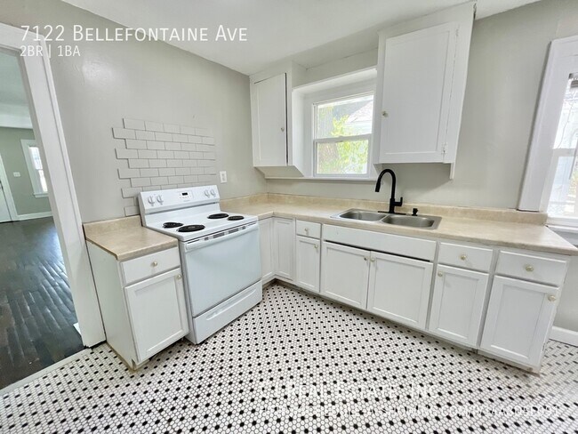 Photo - 7122 Bellefontaine Ave