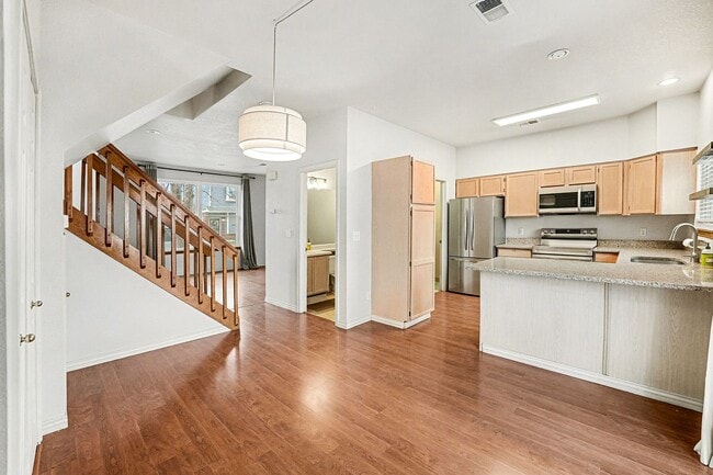 Building Photo - 3 Bedroom 2.5 Bathroom is Old Town Arvada