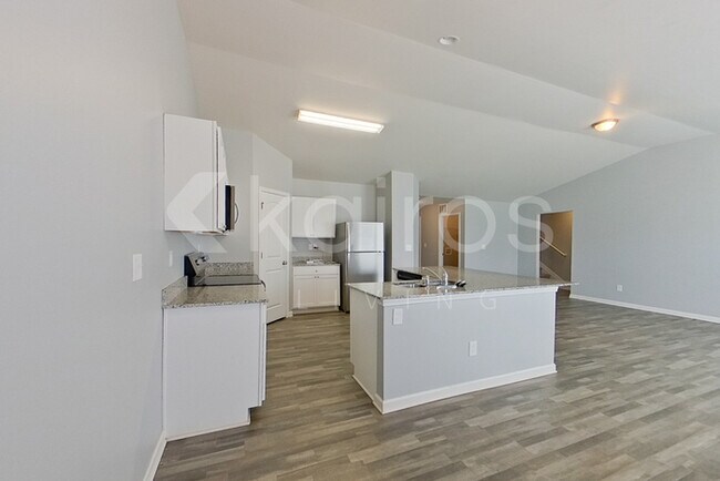 Photo - 1190 Silvertrace Dr
