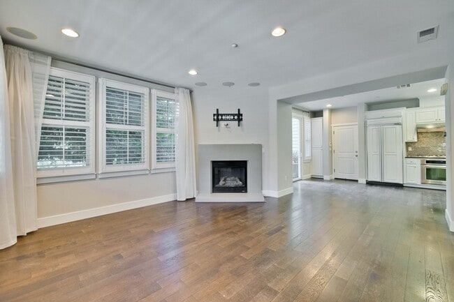 Photo - Gorgeous Morgan Park Refreshed for Immediate Move-In! Must see!