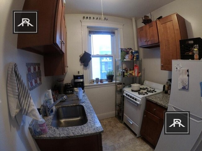Building Photo - 1 bedroom in Brighton MA 02135 Unit 15 Rental