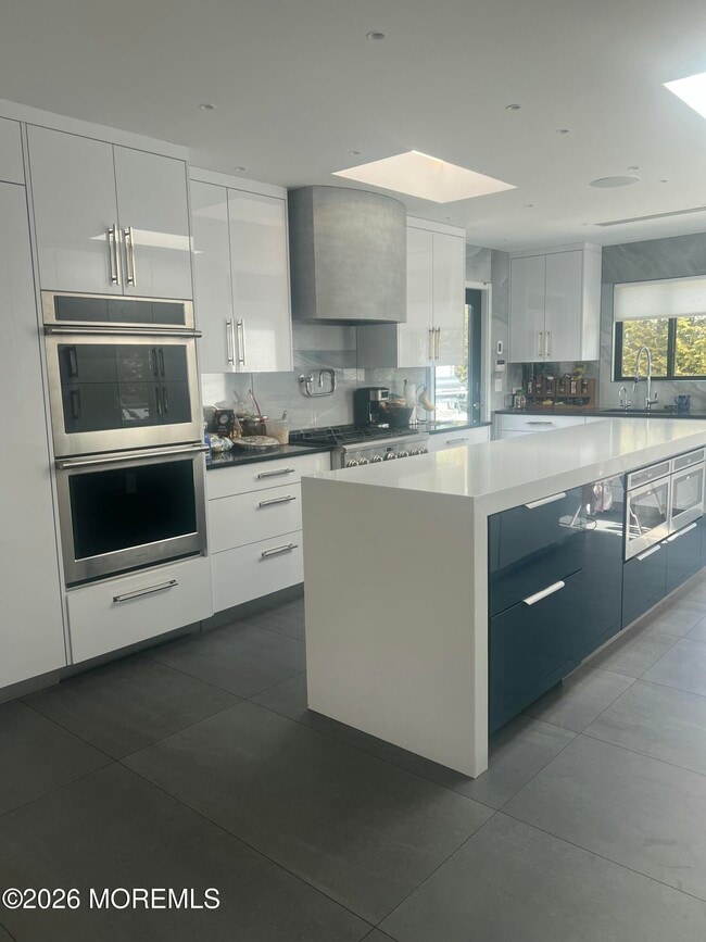 Photo - 825 Norwood Ave