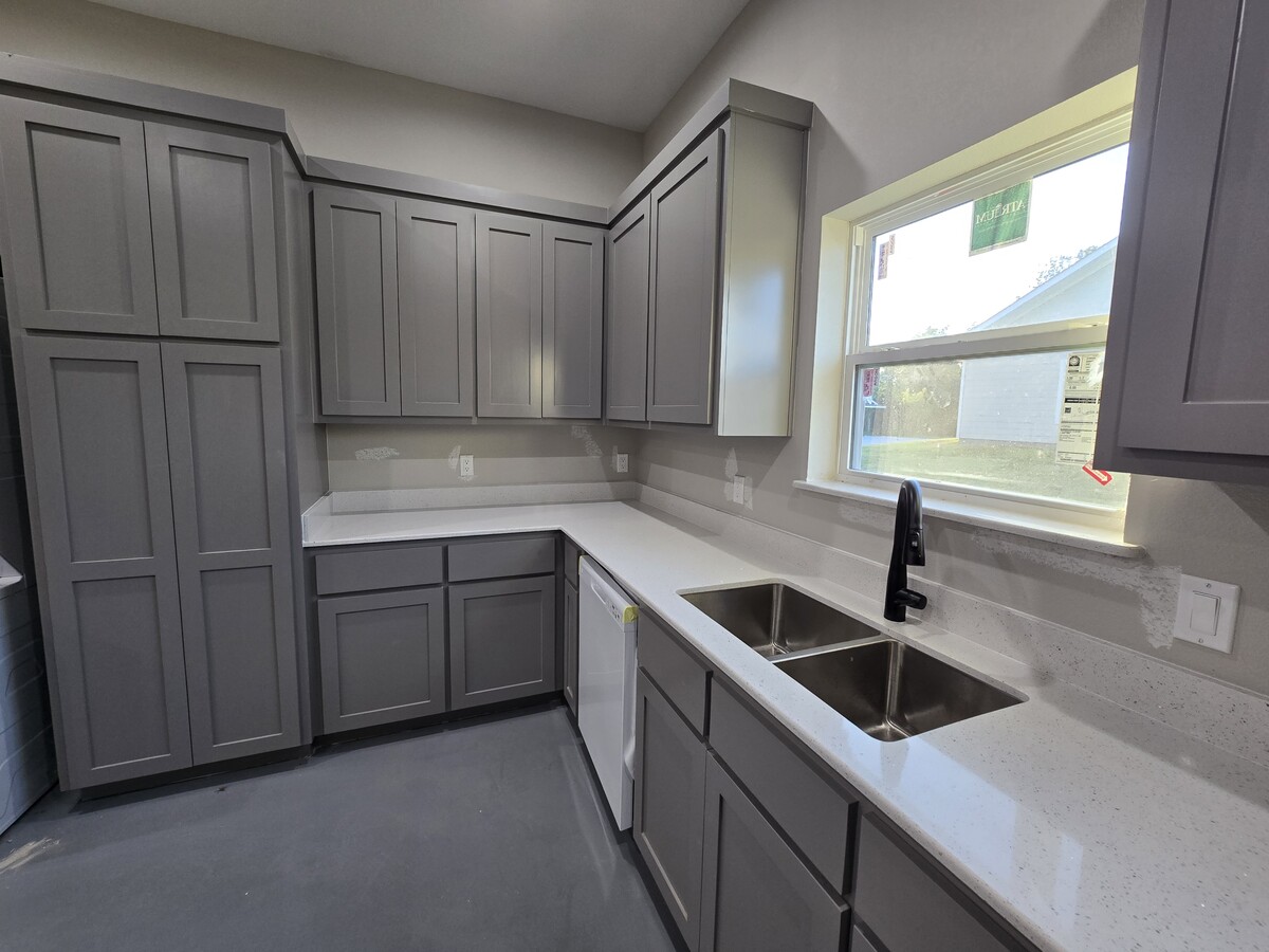 Photo - 2101 Lions Ln