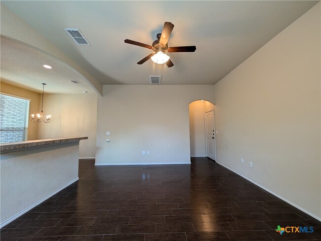 Photo - 622 Creekside Cir