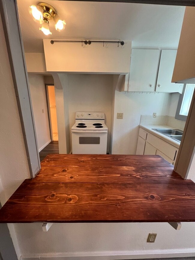 Building Photo - 1919 Duplex Unit 1917