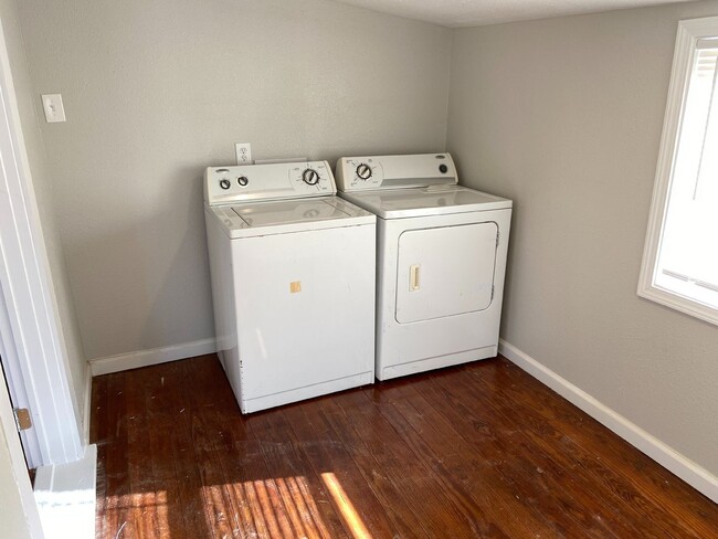 Photo - 2603 21st St Unit Rear