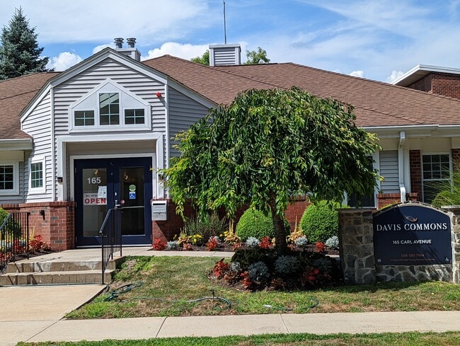 Photo - Davis Commons