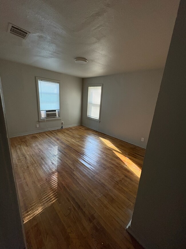 Photo - 2821 Corbitt St