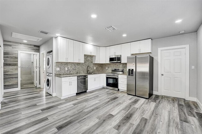 Photo - 2238 Thomas St