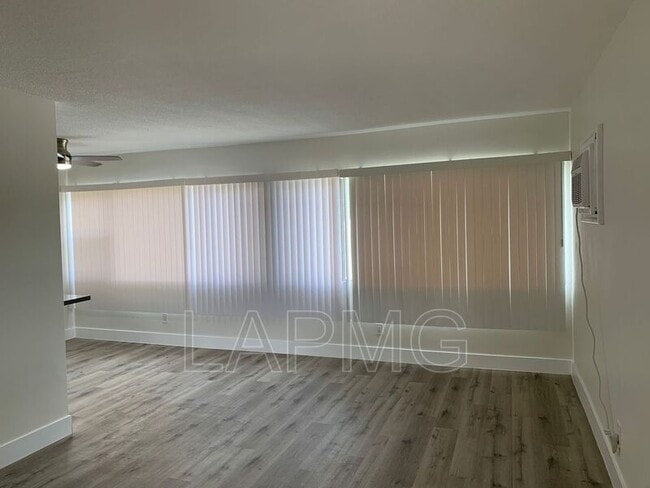 Photo - 10919 Pioneer Blvd